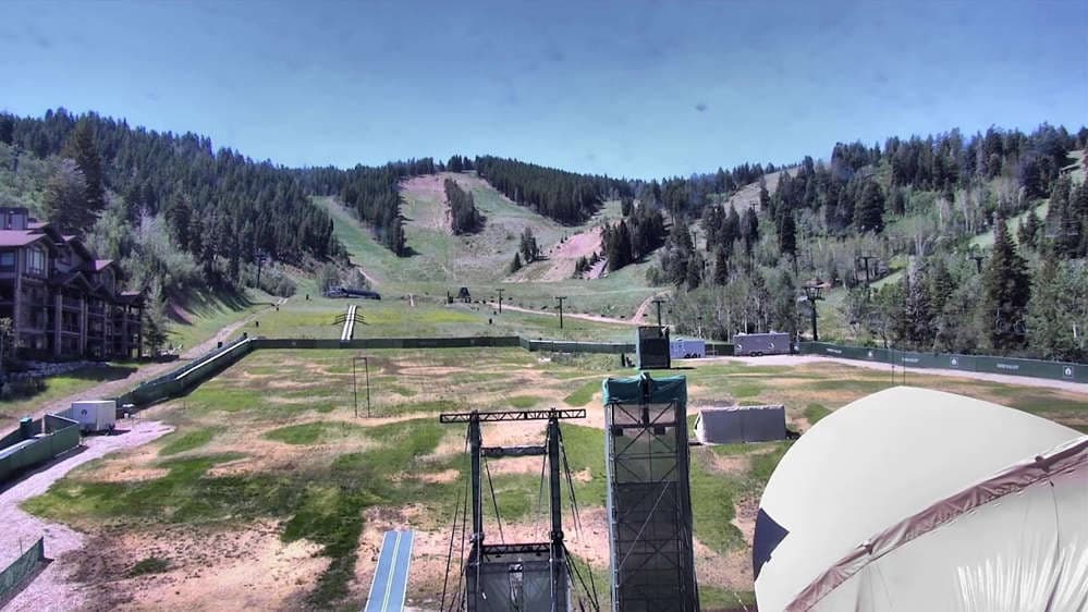 Deer Valley - Snow Park Lodge Cam