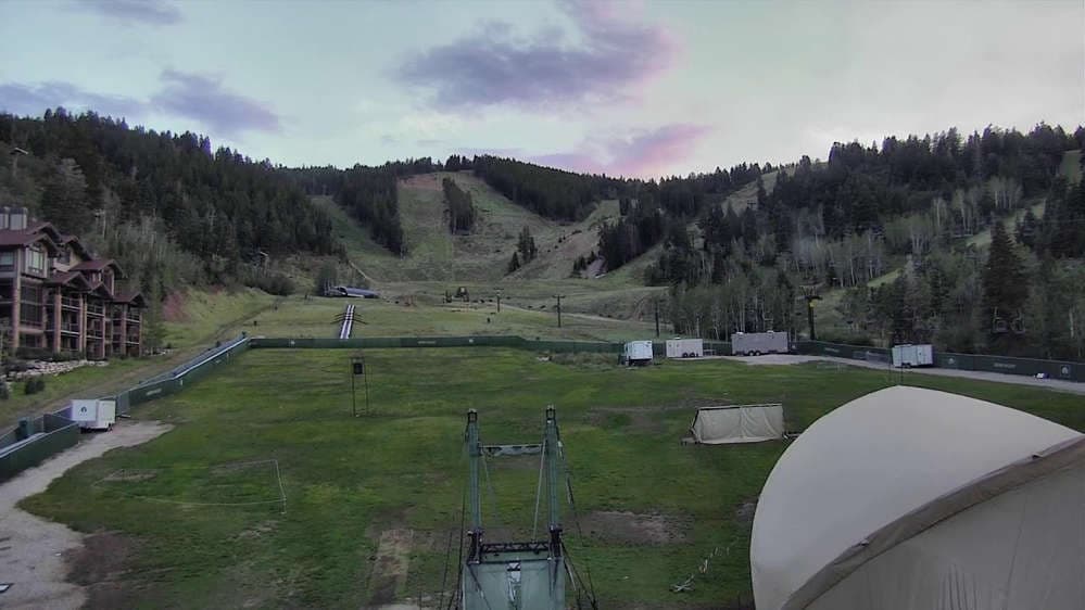 Deer Valley - Snow Park Lodge Cam