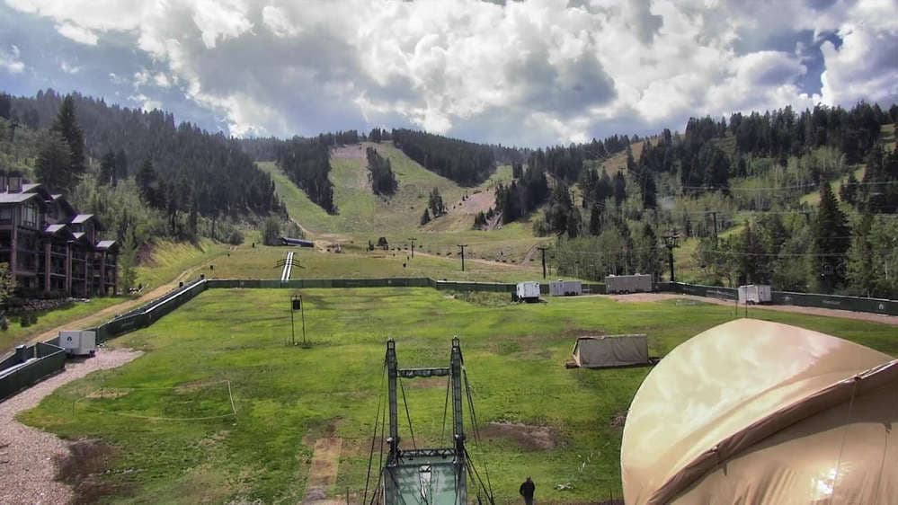 Deer Valley - Snow Park Lodge Cam