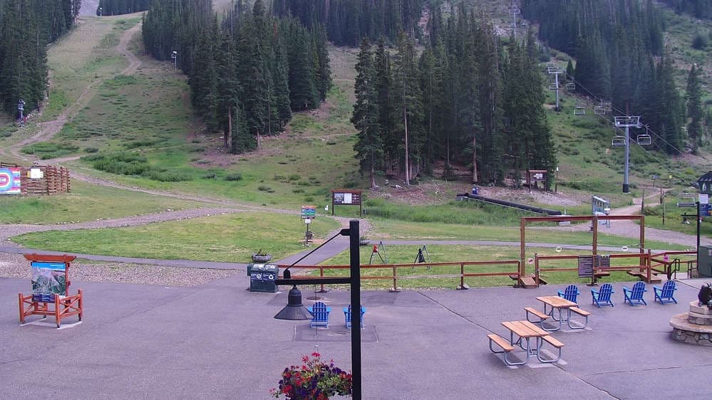 Arapahoe Basin Ski Area - Mountain Goat Plaza / Base Area