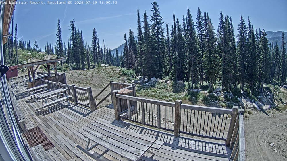 Red Resort - Paradise Lodge Deck Cam