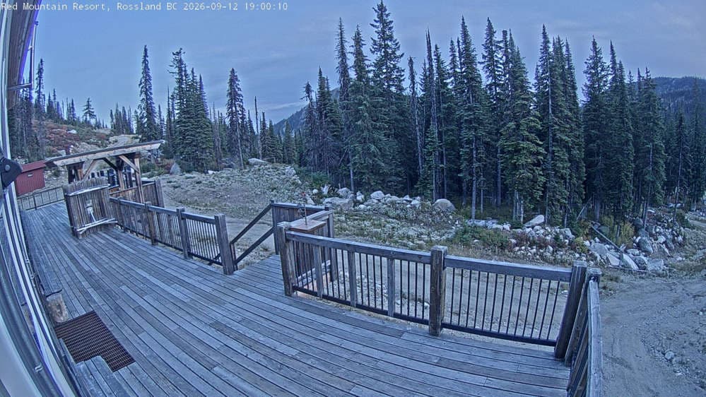 Red Resort - Paradise Lodge Deck Cam
