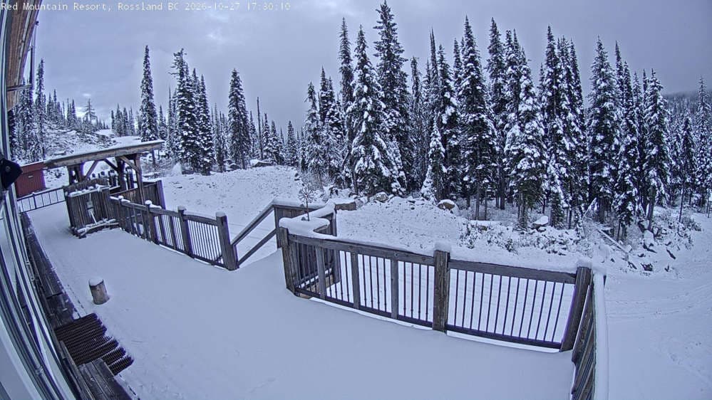 Red Resort - Paradise Lodge Deck Cam