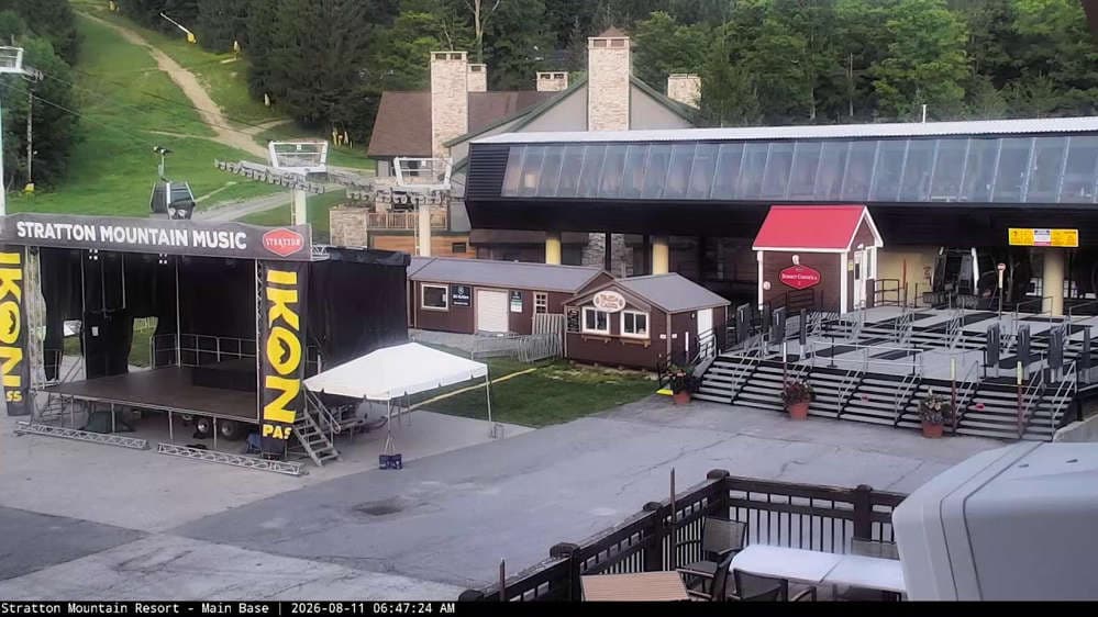 Main Base Lodge Cam