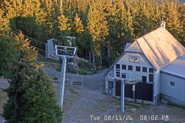 Timberline Lodge - Magic Mile webcam