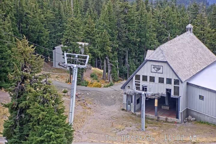 Timberline Lodge - Magic Mile webcam