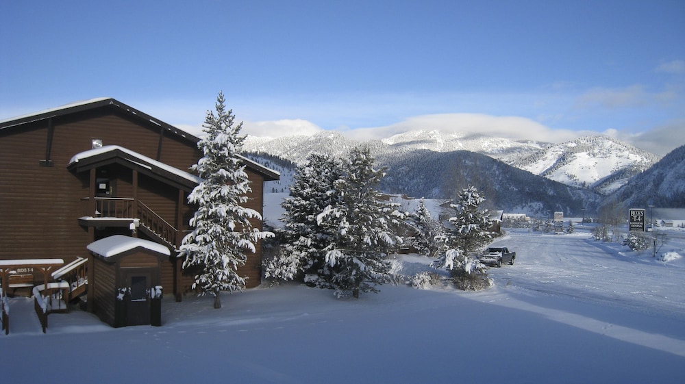 Big Sky Resort ski packages Buck's T-4 Lodge