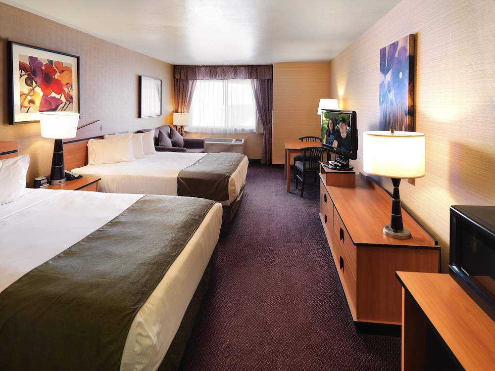Snowbird ski packages Crystal Inn Hotel & Suites Midvalley