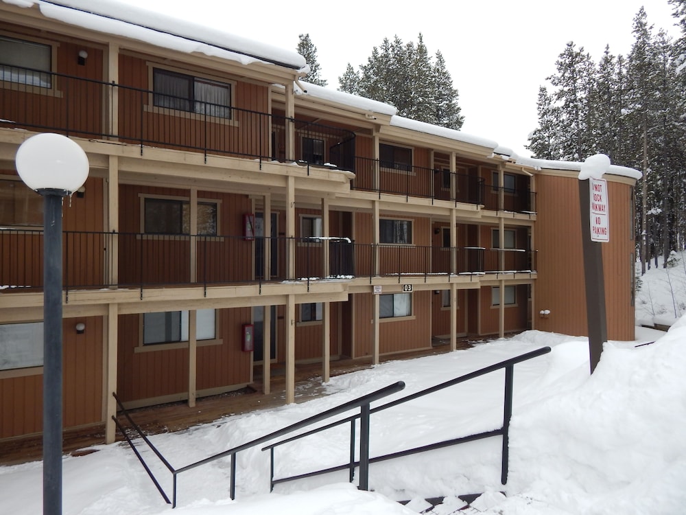 Winter Park ski packages Beaver Village Condos by Staywinterpark