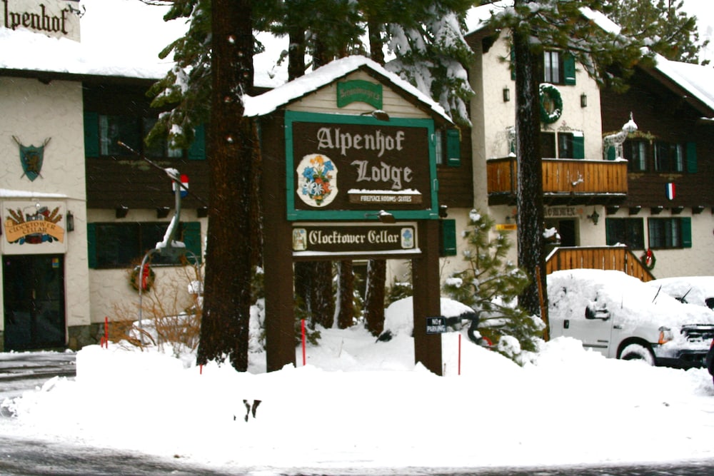 Mammoth Mountain ski packages Alpenhof Lodge