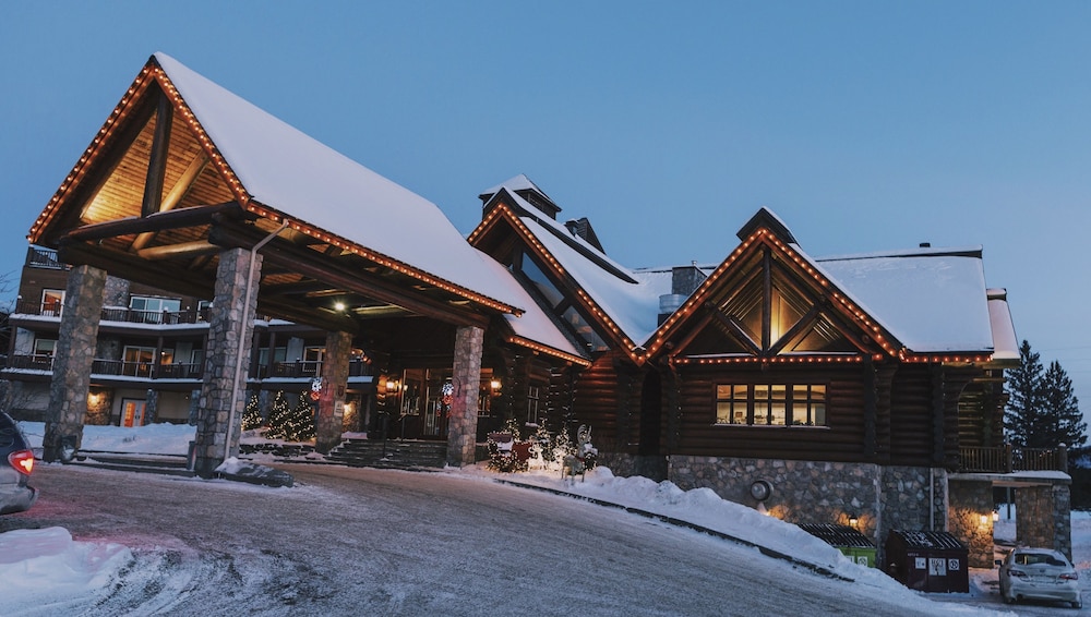 Mont Tremblant ski packages Le Grand Lodge Mont-Tremblant