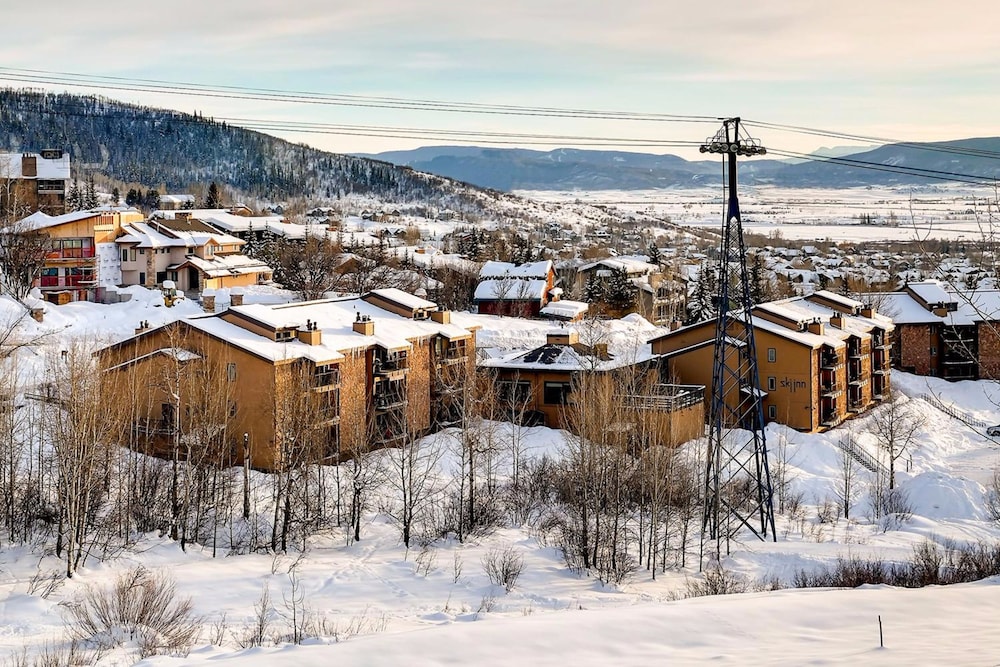 Steamboat ski packages Ski Inn Condominiums by Resort Lodging Company