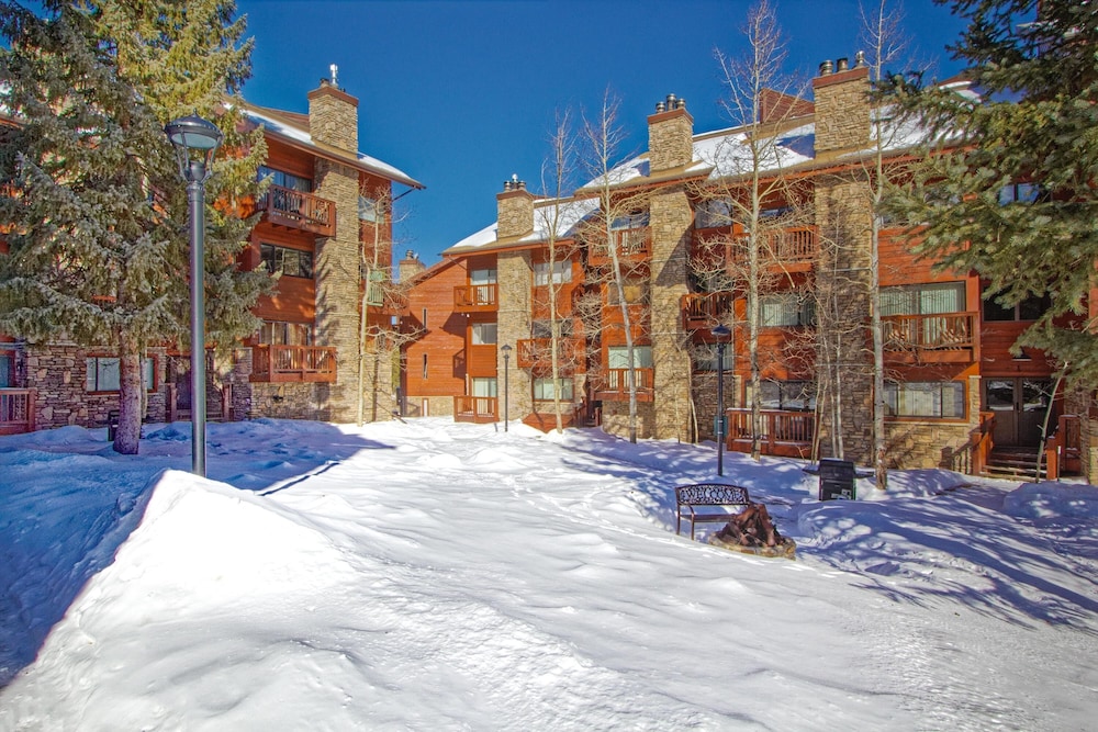 Breckenridge ski packages Pine Ridge Condominiums
