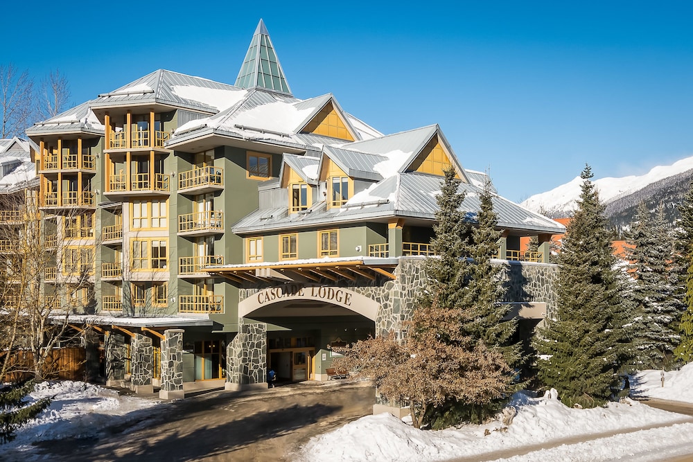 Whistler Blackcomb ski packages Whistler Cascade Lodge by Vacasa