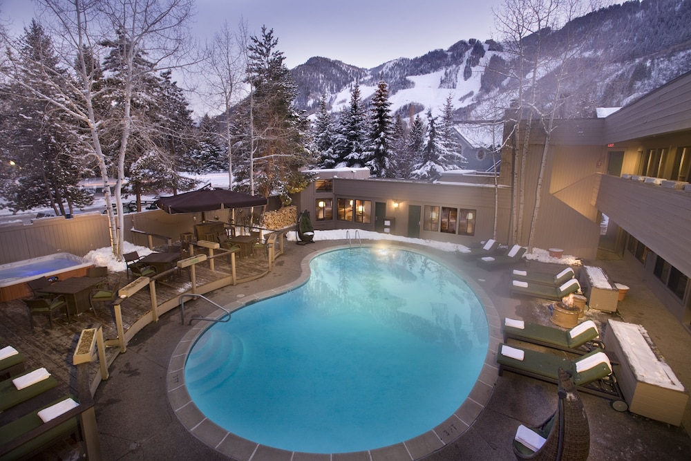 Aspen Snowmass ski packages Molly Gibson Lodge