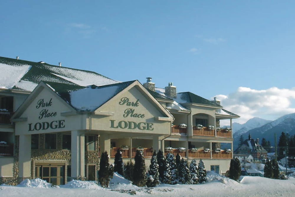 Fernie Alpine ski packages Park Place Lodge