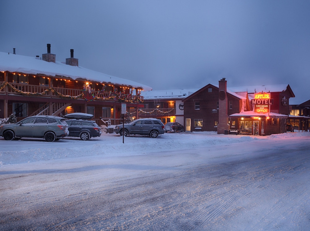 Jackson Hole ski packages Antler Inn