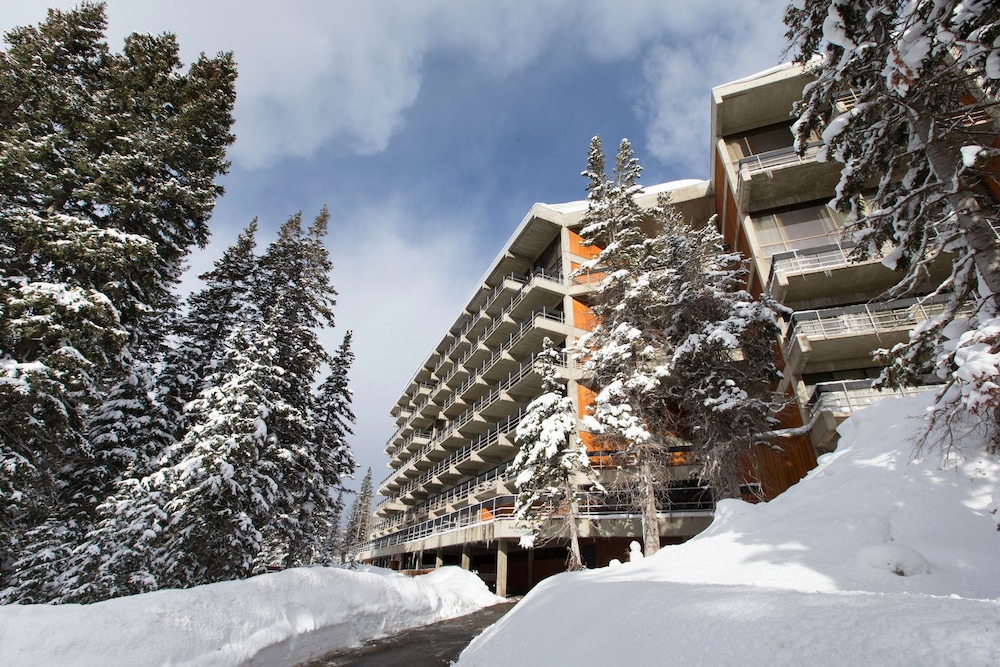 Snowbird ski packages Lodge at Snowbird