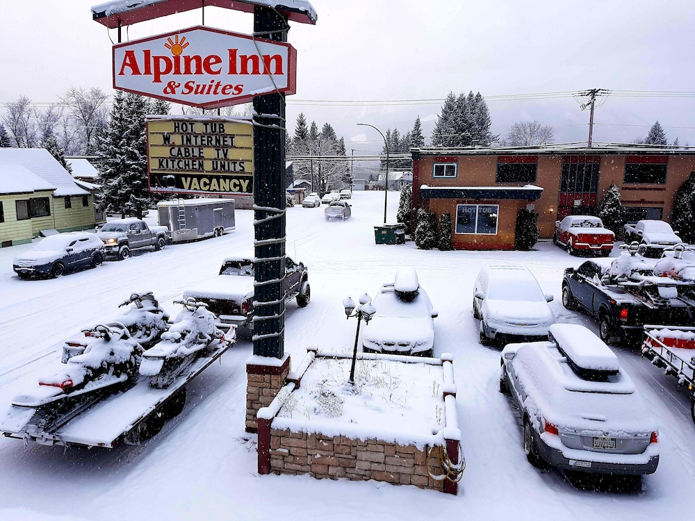 Revelstoke ski packages Alpine Inn & Suites