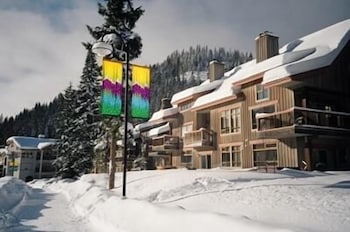 Sun Peaks ski packages Sun Peaks Accommodation by Bear Country