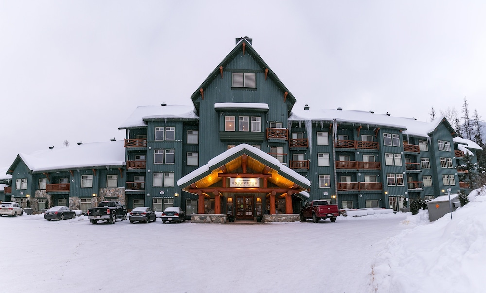Fernie Alpine ski packages Snow Creek Lodge by Fernie Lodging Co