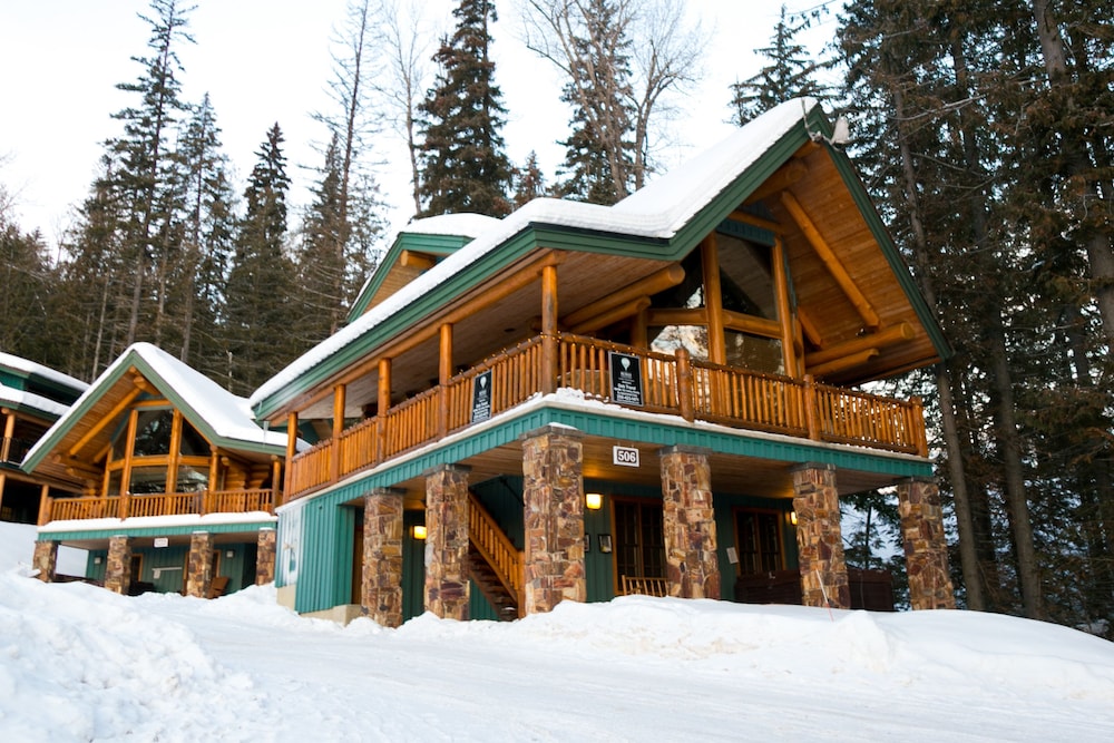 Fernie Alpine ski packages Snow Creek Cabins by Fernie Lodging Co.