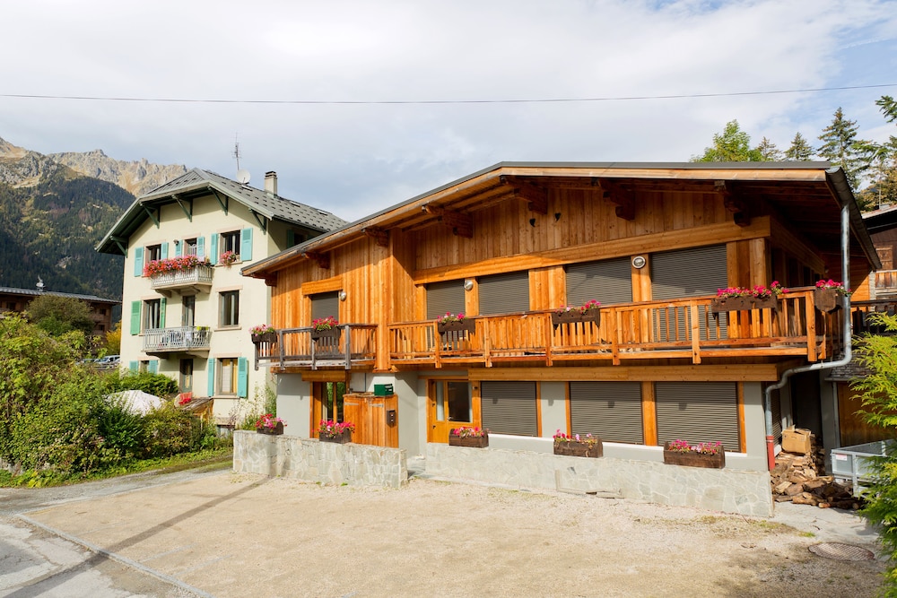 Chamonix Mont-Blanc ski packages Apartment Biolay