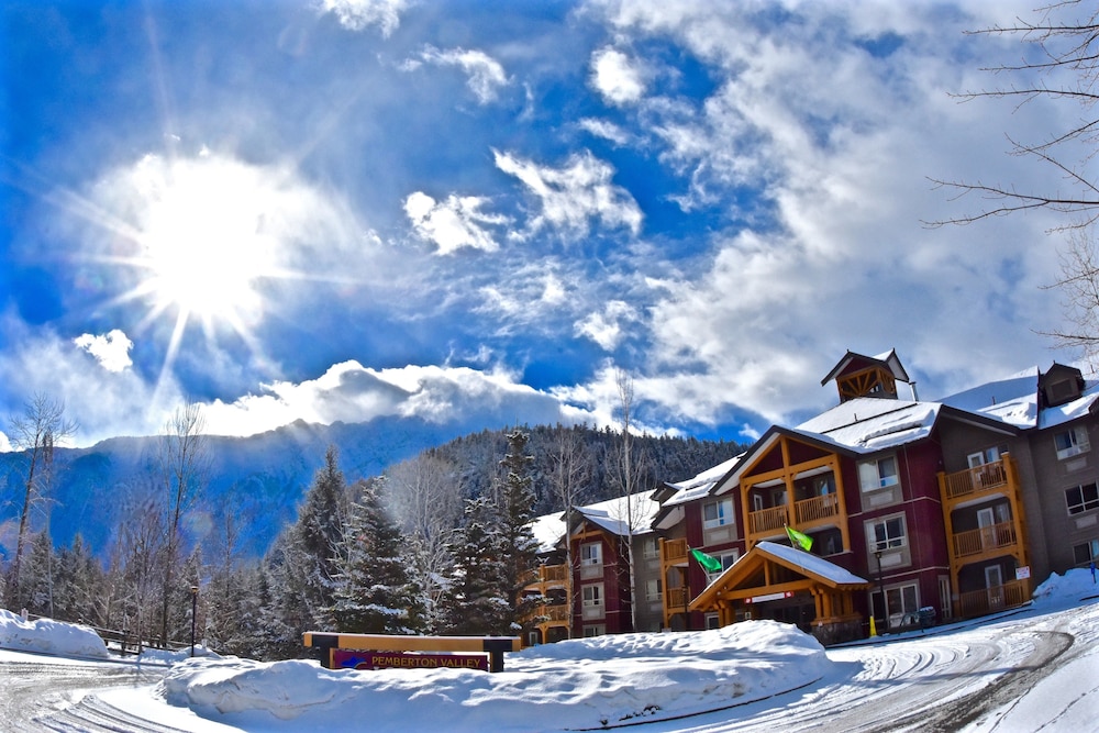 Whistler Blackcomb ski packages Pemberton Valley Lodge