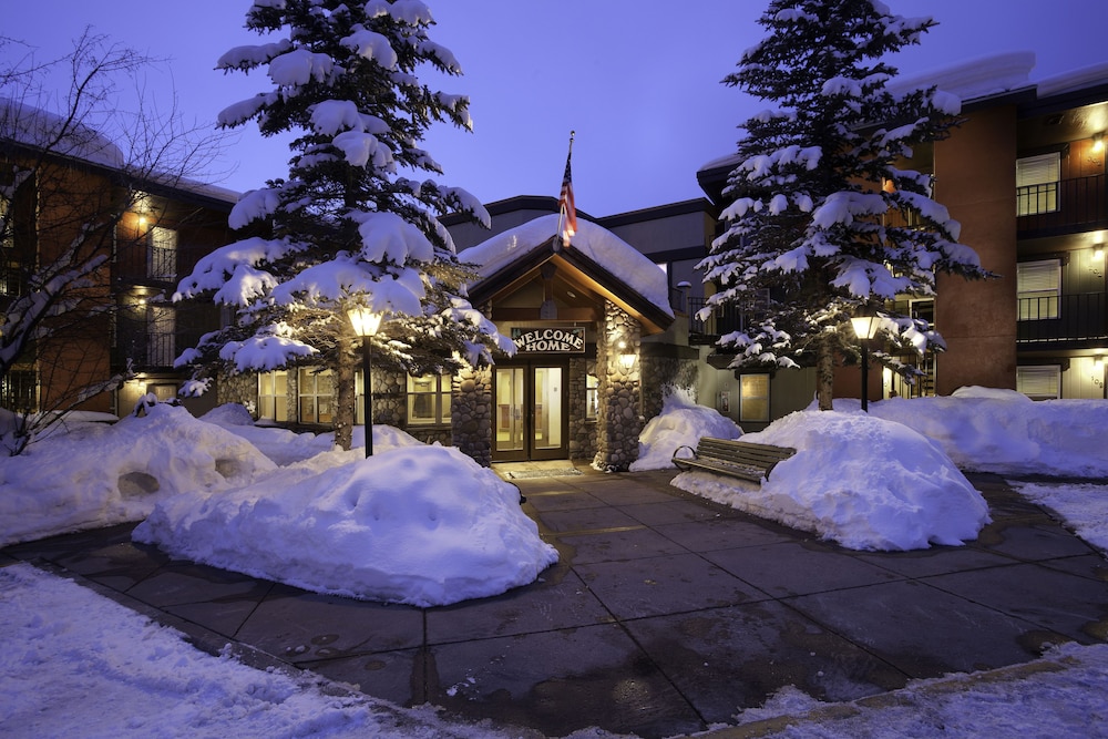 Steamboat ski packages Legacy Vacation Resorts - Steamboat Suites