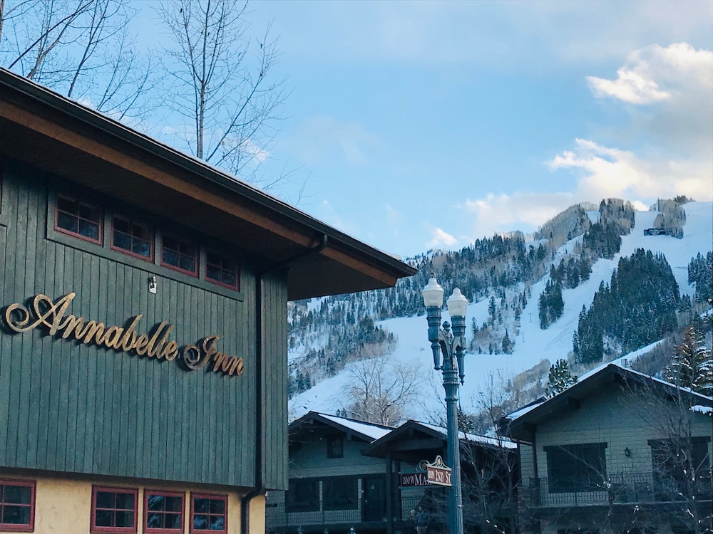 Aspen Snowmass ski packages Annabelle Inn