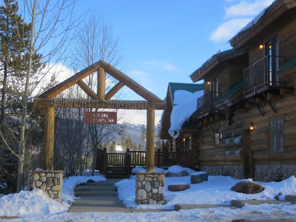 Winter Park ski packages Wild Horse Inn