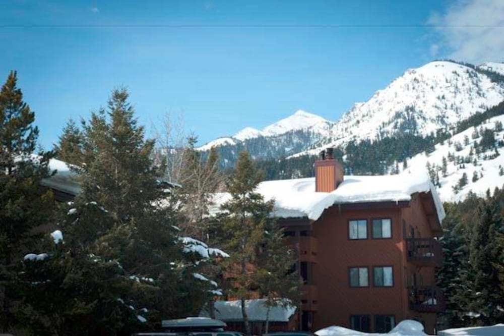 Jackson Hole ski packages Sleeping Indian by JHRL
