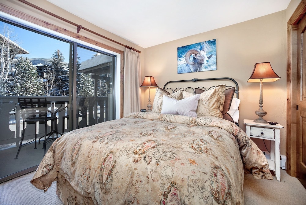 Vail ski packages Lodge at Vail C625