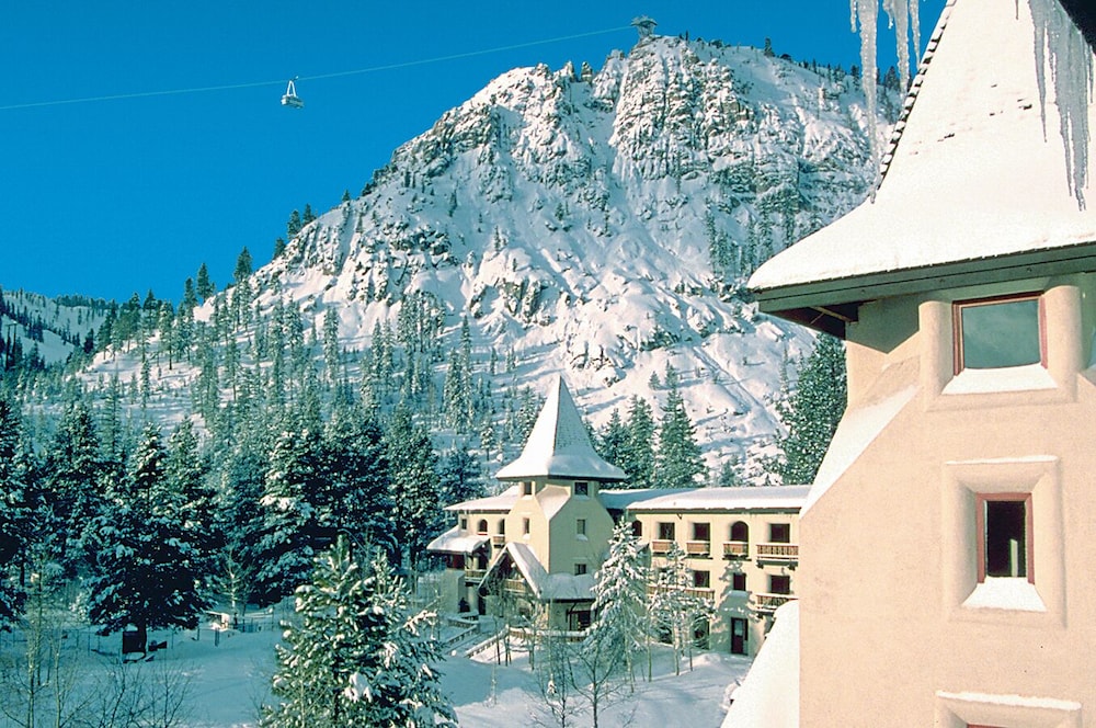 Palisades Tahoe (Squaw Valley) ski packages GetAways at Olympic Village Inn