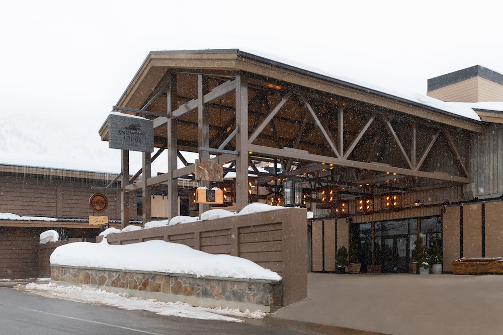 Alta ski packages The Snowpine Lodge