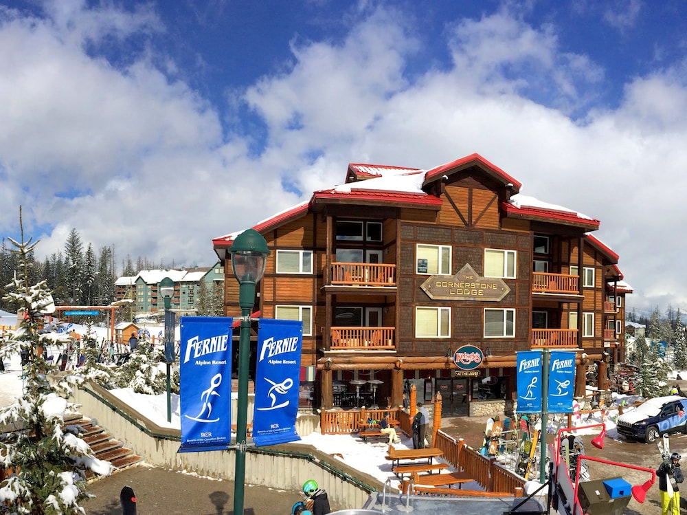Fernie Alpine ski packages Cornerstone Lodge