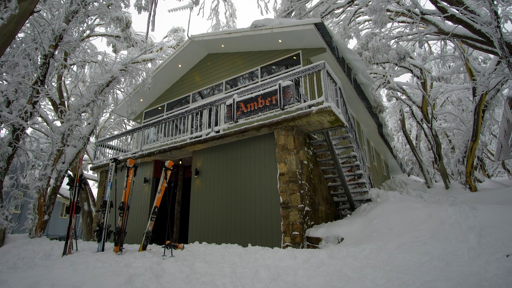 Mount Buller ski packages Amber Lodge Mt Buller - Hostel
