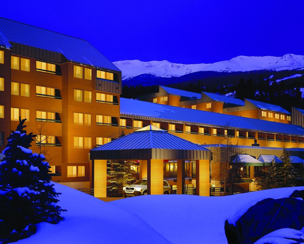Breckenridge ski packages DoubleTree by Hilton Hotel
